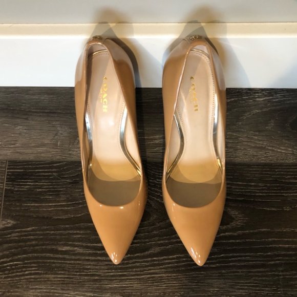 Coach Nude/Tan Patent Leather Pointed Toe Heels Pumps Size 8.5 - Picture 5 of 17